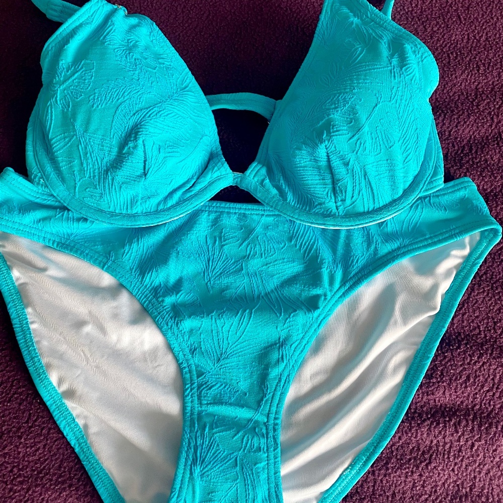 Venus bikini set NEW SUBTLE LEAF PRINT BRIGHT AQUA BLUE